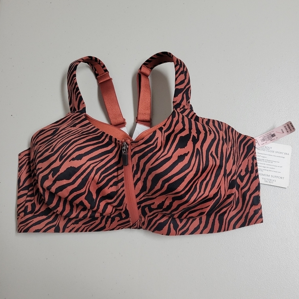 Victoria's Secret NWT Knockout Front Close Underwire Sport Bra.